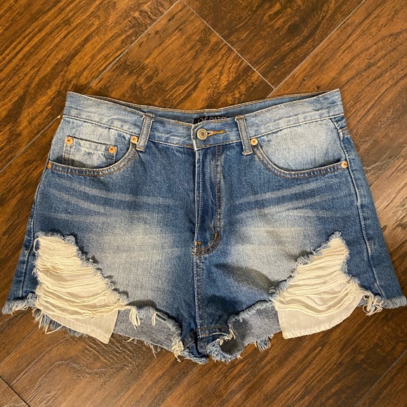 🌵 Cute High Rise Shorts 🌵 - Picture 4 of 10